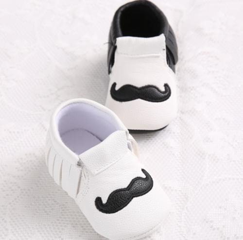 ¡ BIGOTES EN TODO!